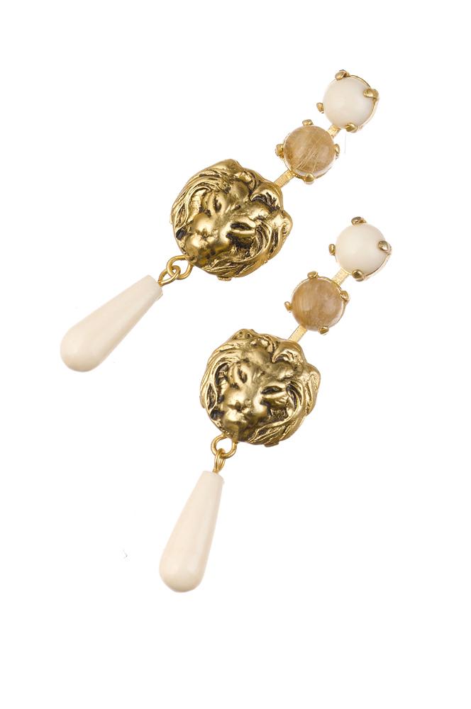 Chic lion post earrings