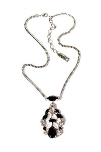 Black and white pendant chain