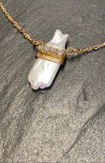 Pearl and crystals chain