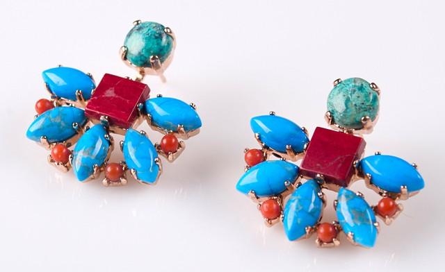 Elegant natural stones post earrings