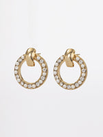 Elodie earrings – A round element  set with  Swwrovski crystaks and pearls, 24K yellow gold plated, in a classic fine look.